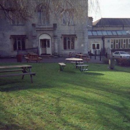 Premier Inn Stroud Страуд Экстерьер фото