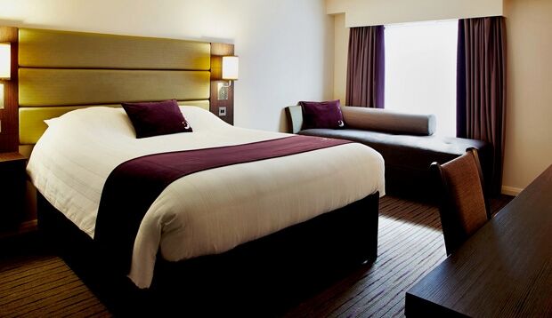 Premier Inn Stroud Страуд Экстерьер фото